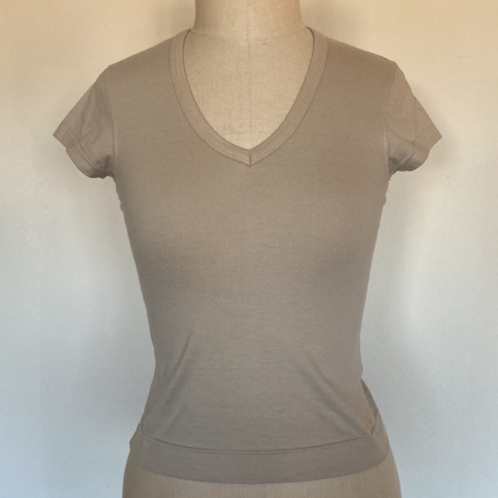 H&M cap sleeve v-neck tan tee shirt XS